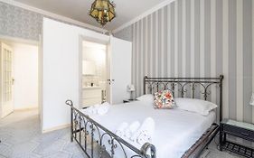 [PIAZZA DI SPAGNA 5 STELLE] Montecitorio Room